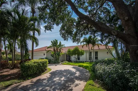1985 Carolina Avenue NE St Petersburg FL 33703