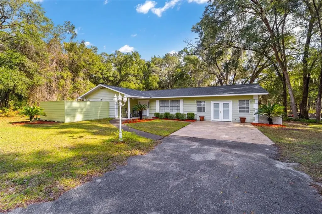 215 Arlington Avenue Lady Lake FL 32159