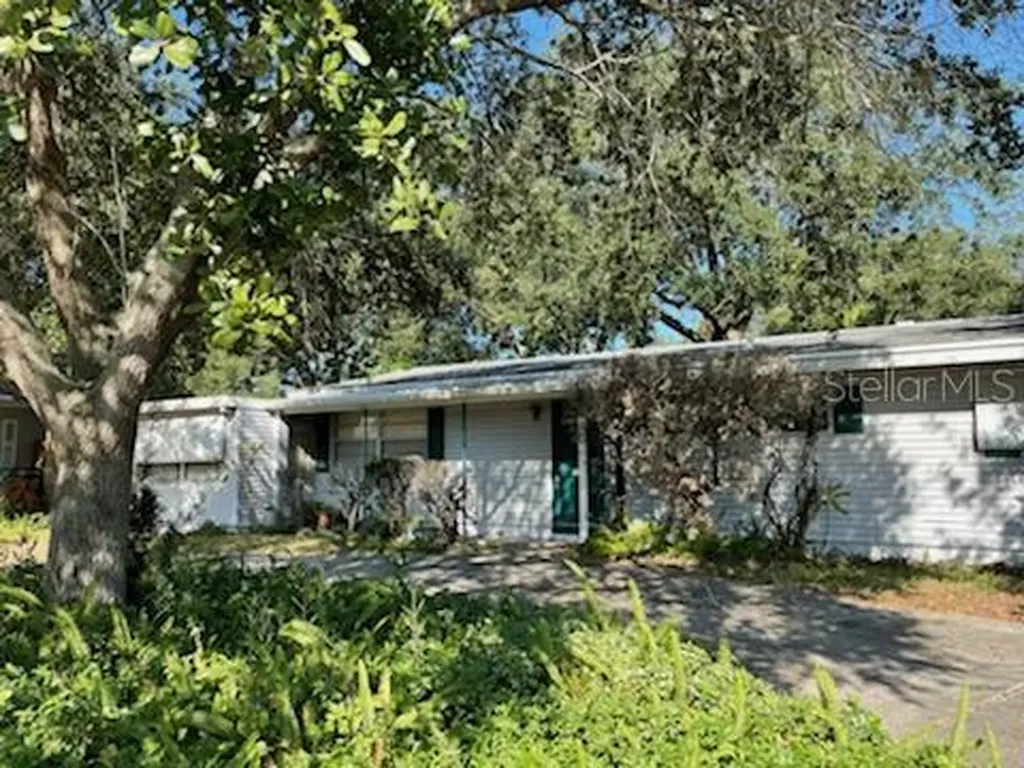 3501 W Paxton Avenue Tampa FL 33611