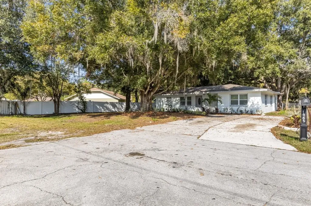 1565 Kenwood Avenue SW Winter Haven FL 33880