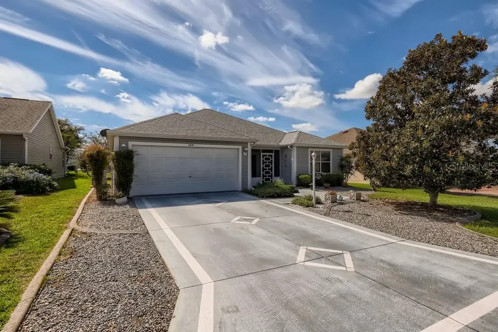 1912 Iglesia Street Lady Lake FL 32159