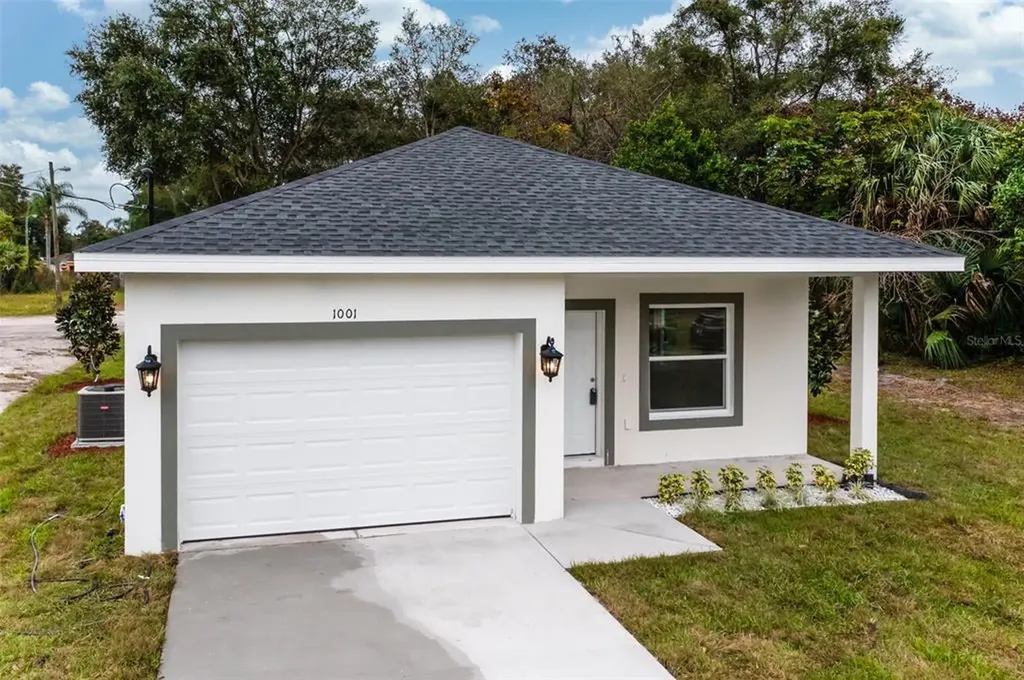 1001 S Adelle Avenue Deland FL 32720