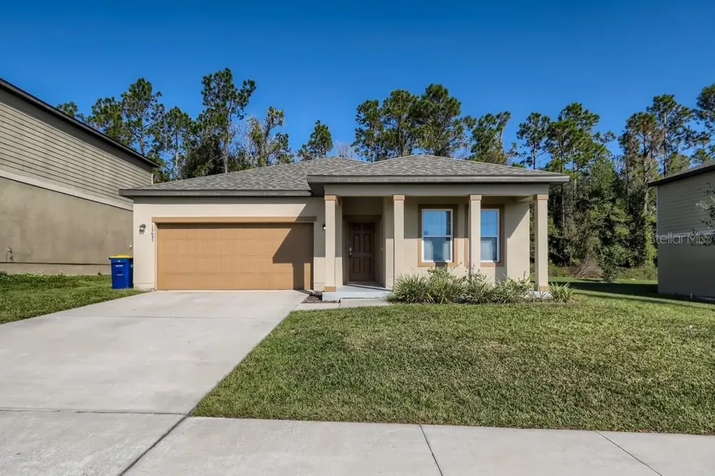 15655 Merlin Avenue Mascotte FL 34753
