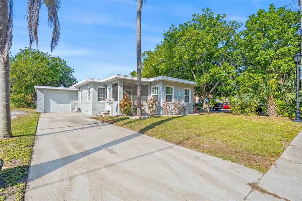 920 13th Street W Bradenton FL 34205