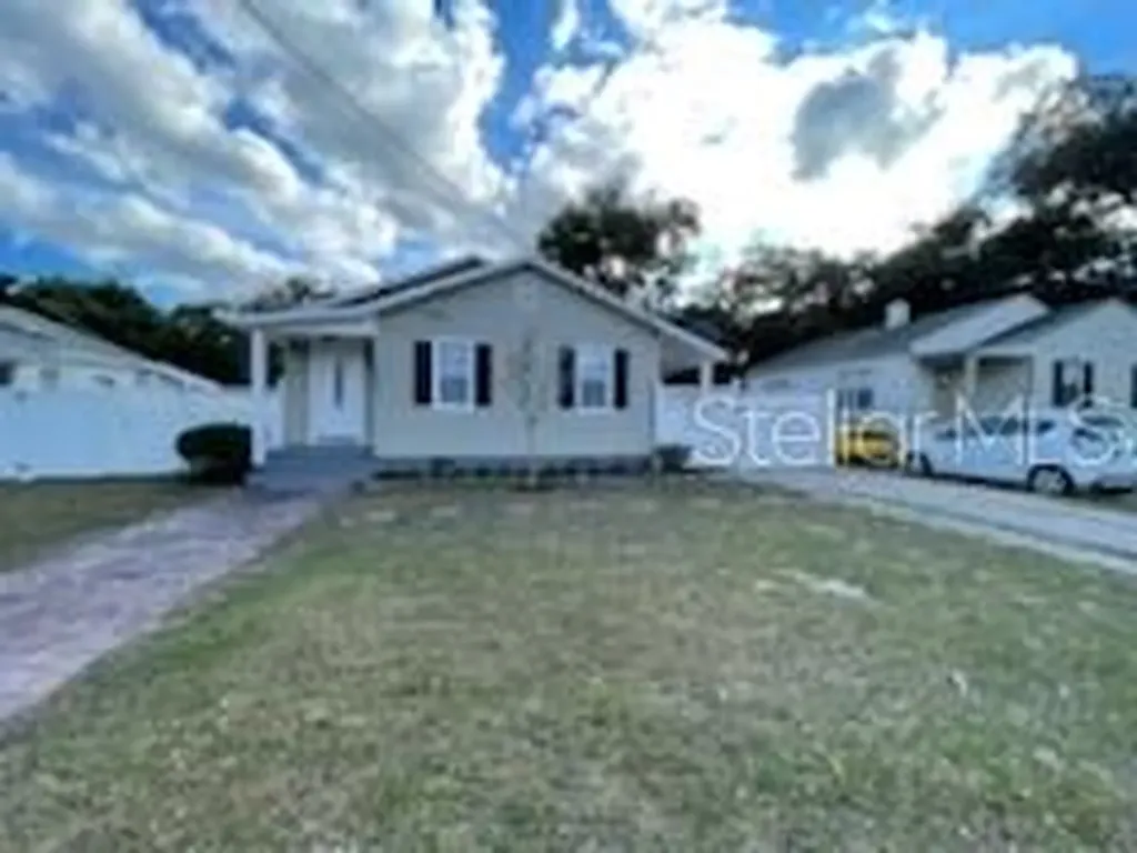 208 Avenue E SE Winter Haven FL 33880