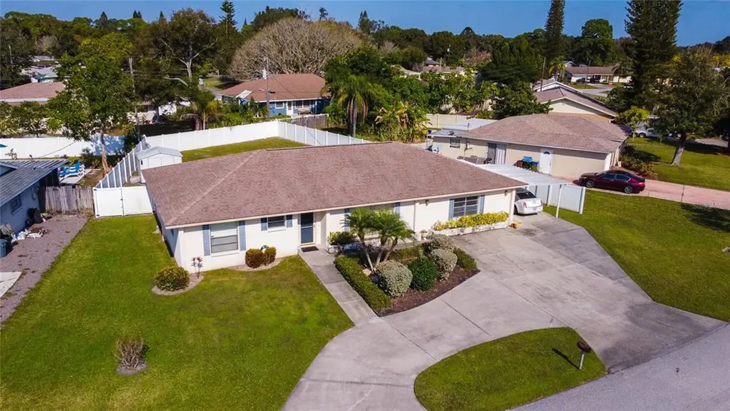 1011 De Leo Drive Sarasota FL 34243