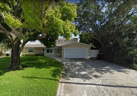 7886 1st Avenue S St Petersburg FL 33707
