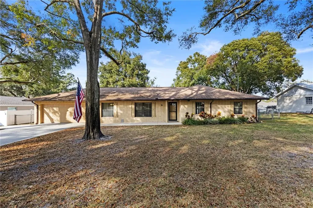 1102 Shadowbrook Drive N Lakeland FL 33813