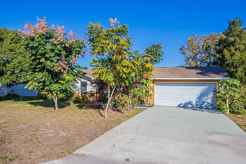 2814 Windsor Heights Street Deltona FL 32738