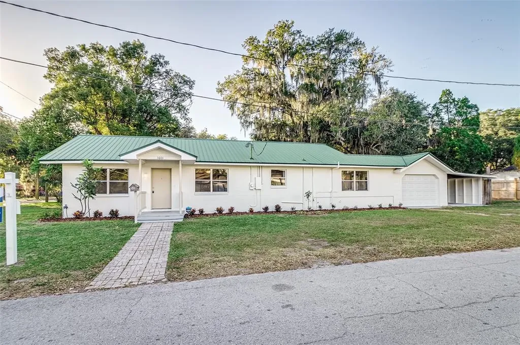 1601 N Orange Street Plant City FL 33563