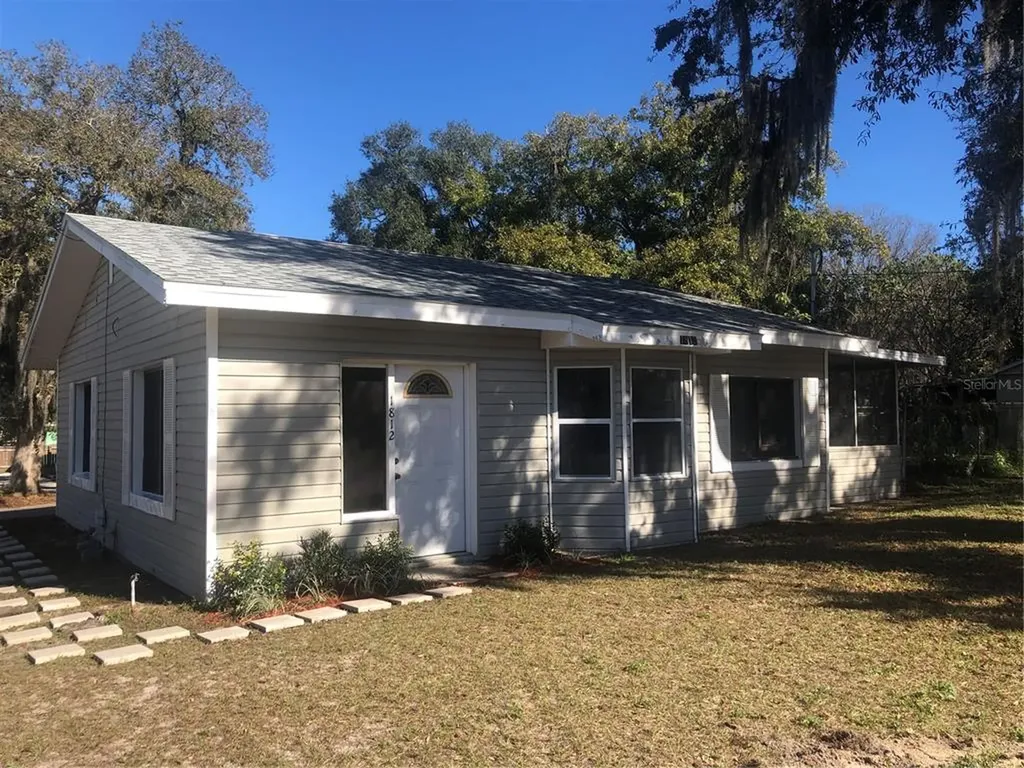 1812 High Street Leesburg FL 34748