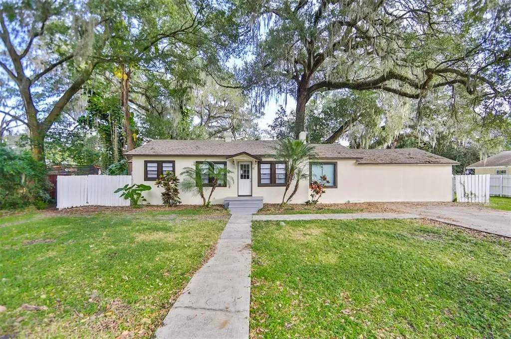 114 W Strickland Street Plant City FL 33563