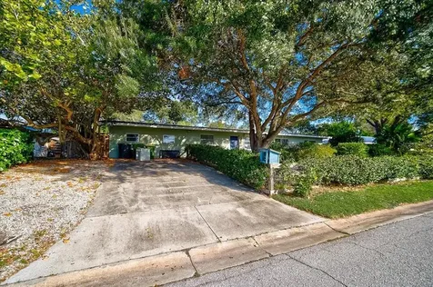 2611 Wisteria Place Sarasota FL 34239