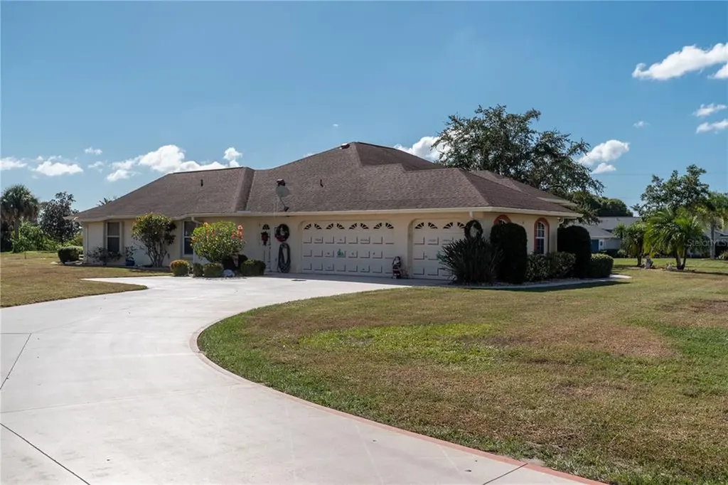 49 Clubhouse Terrace Rotonda West FL 33947