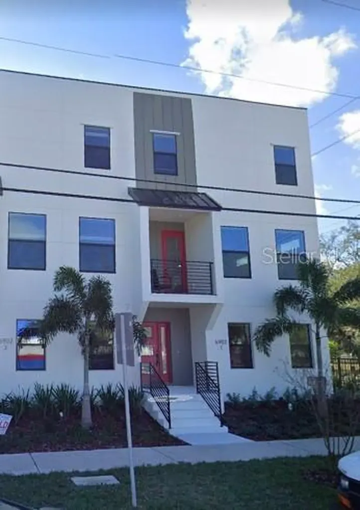 3038 W Napoleon Avenue Tampa FL 33611