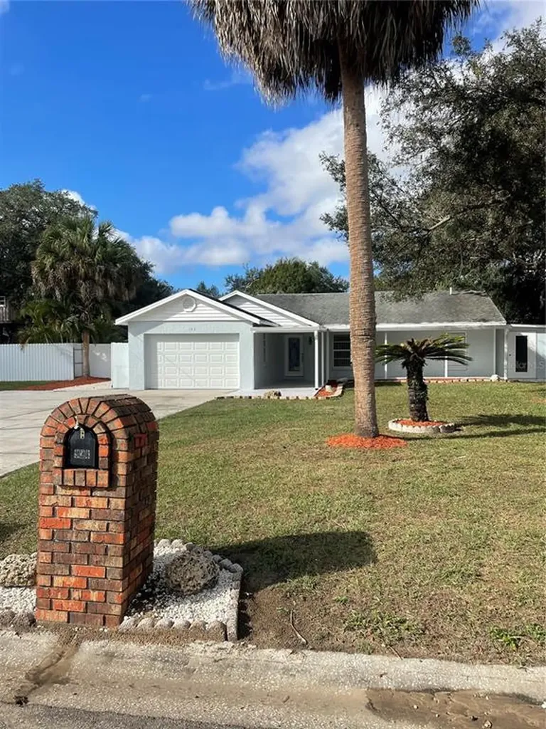 924 Dixie Maid Lane Valrico FL 33594