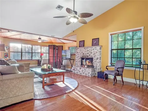 5861 N Apopka Vineland Road Orlando FL 32818