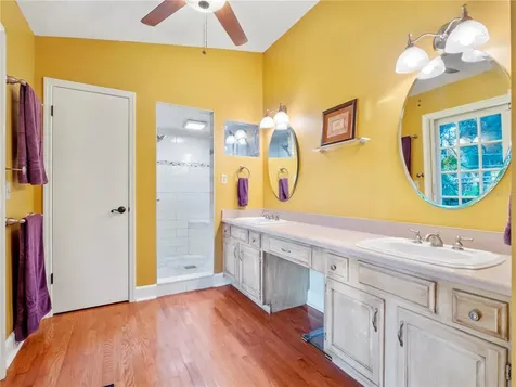 5861 N Apopka Vineland Road Orlando FL 32818
