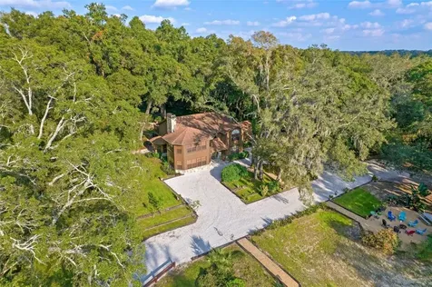 5861 N Apopka Vineland Road Orlando FL 32818