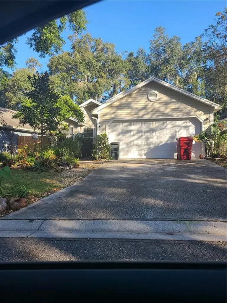 1421 Walden Oaks Place Plant City FL 33563