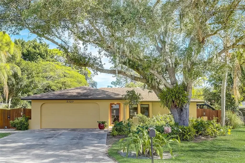 2320 Lake Shore Drive Nokomis FL 34275