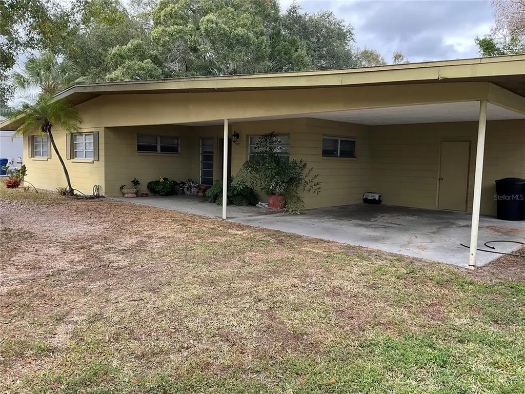 3950 10th Street NE St Petersburg FL 33703