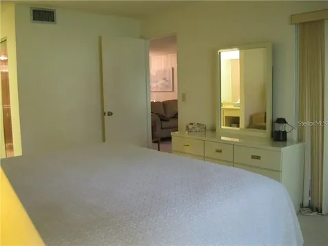 4397 Longmeadow Sarasota FL 34235