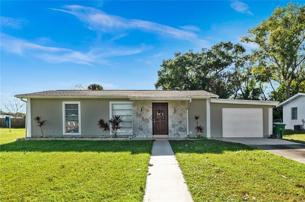994 Saxon Boulevard Deltona FL 32725