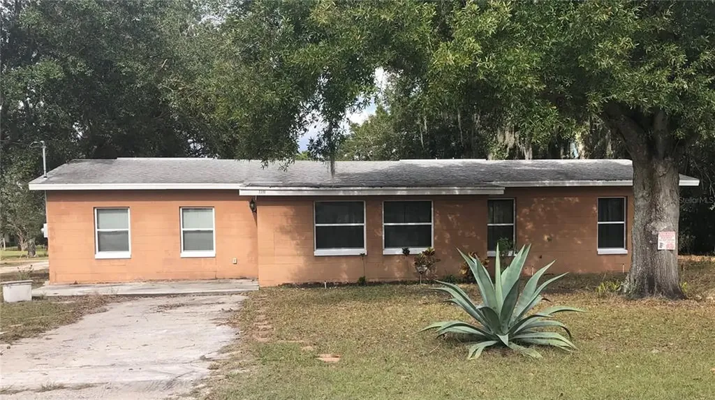 2319 Mammoth Grove Road Lake Wales FL 33898