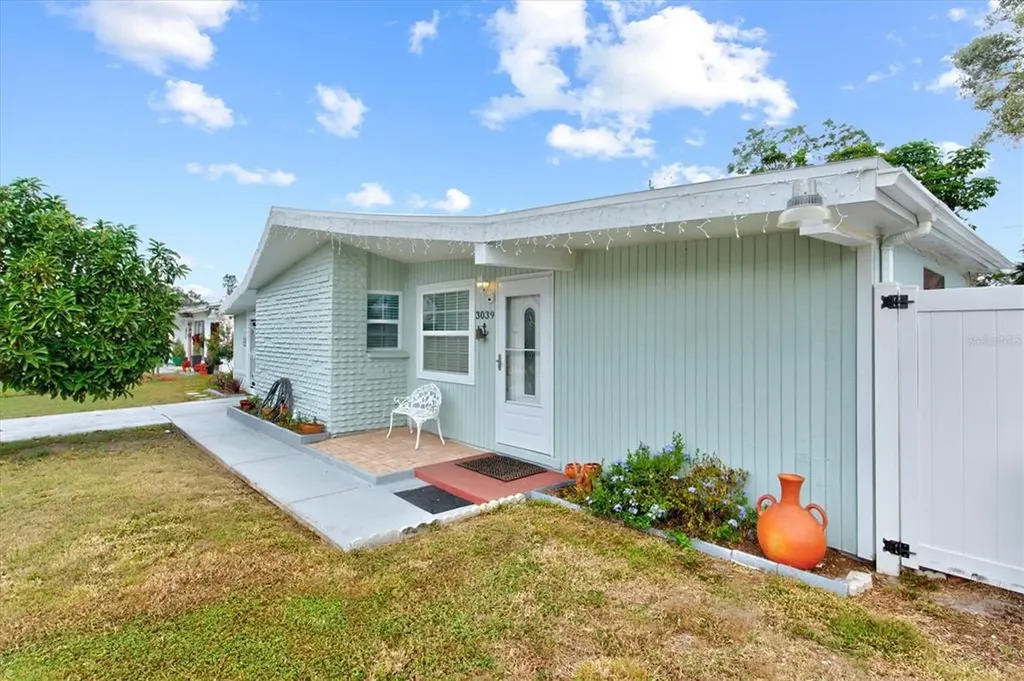 3039 Smith Avenue Bradenton FL 34207