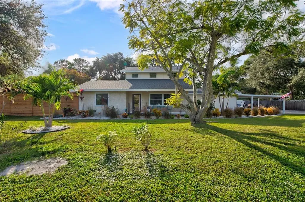 6244 Crestwood Avenue Sarasota FL 34231