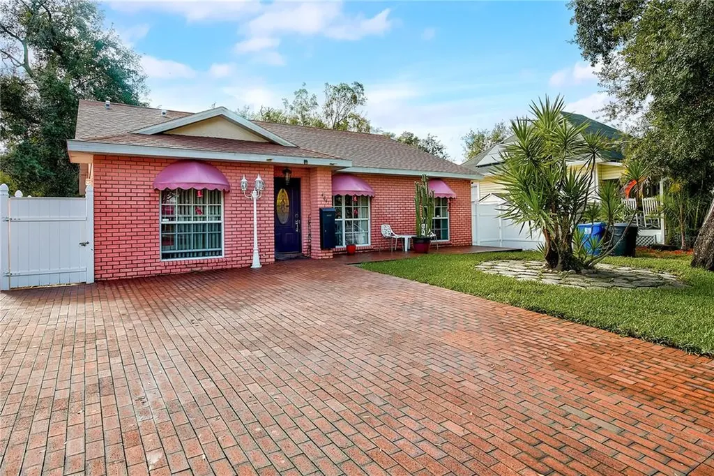 484 11th Avenue N St Petersburg FL 33701