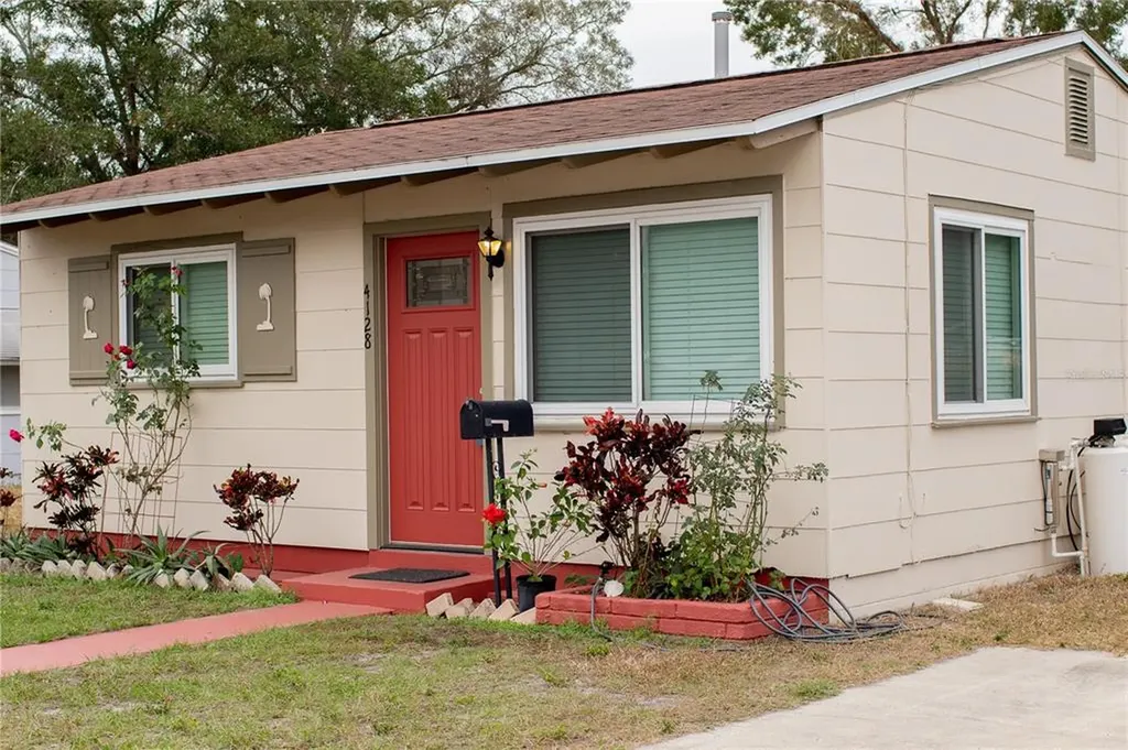 4128 11th Avenue S St Petersburg FL 33711