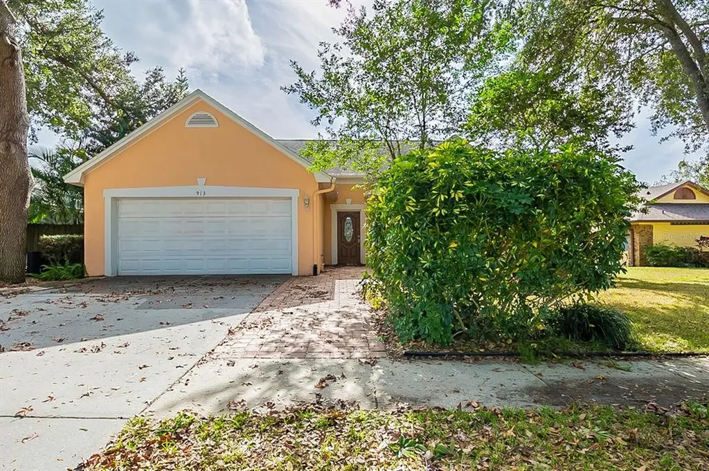 913 Wicketrun Drive Brandon FL 33510
