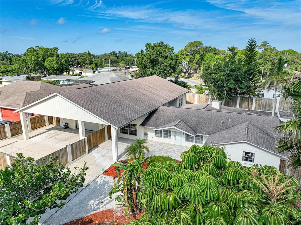 1217 Twin Lakes Avenue Nokomis FL 34275