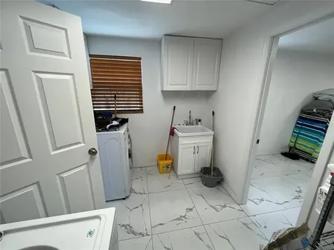 8913 Peppermill Court Tampa FL 33634
