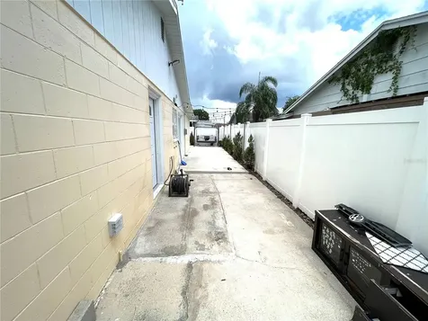 8913 Peppermill Court Tampa FL 33634