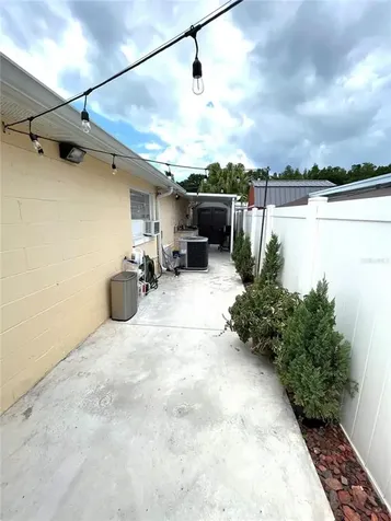 8913 Peppermill Court Tampa FL 33634