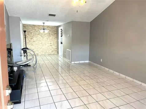 8913 Peppermill Court Tampa FL 33634