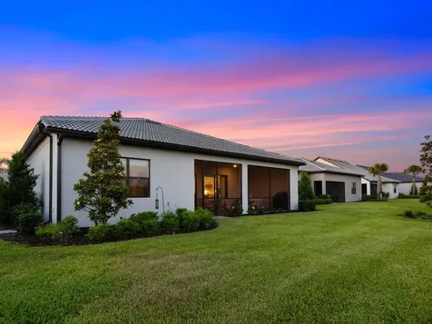 8013 Grande Shores Drive Sarasota FL 34240