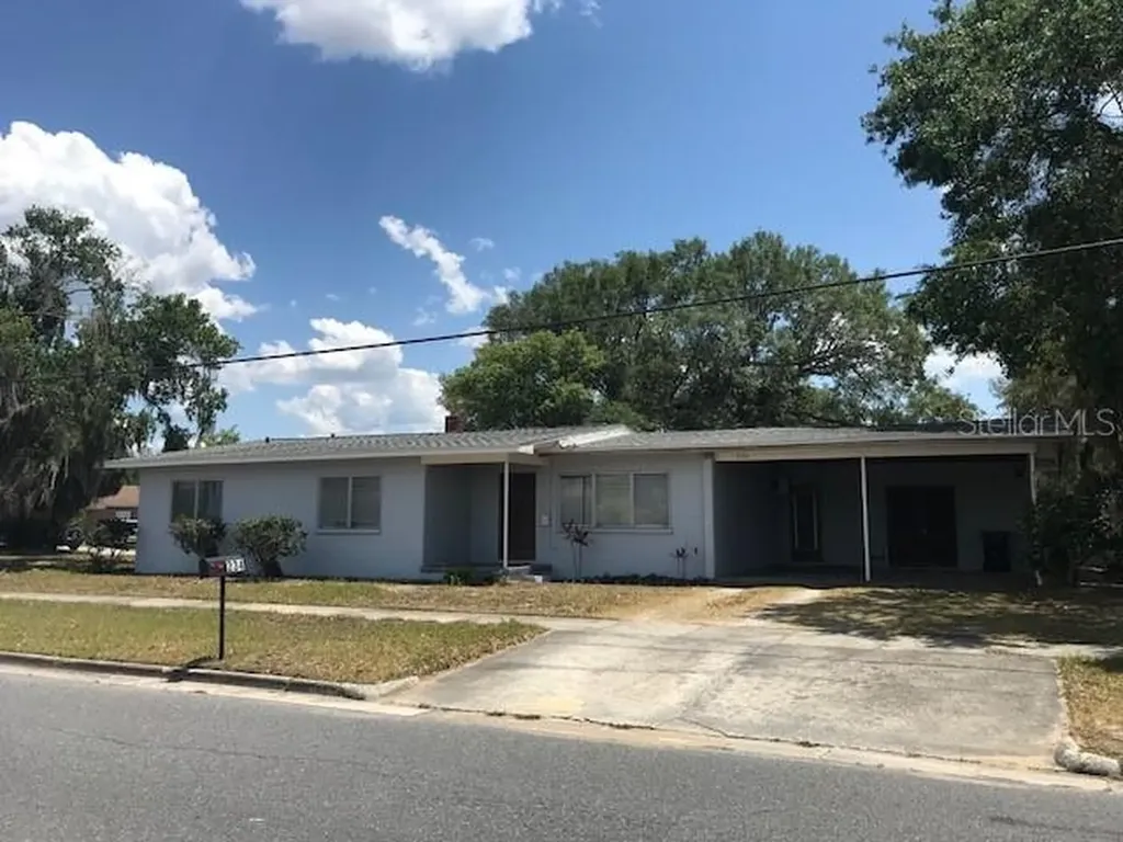 234 Winston Avenue Lake Wales FL 33853