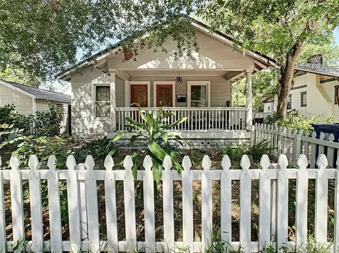1049 8th Street S St Petersburg FL 33701