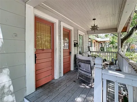 1049 8th Street S St Petersburg FL 33701