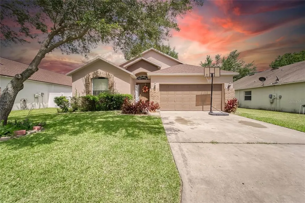 303 Citrus Landing Drive Plant City FL 33563