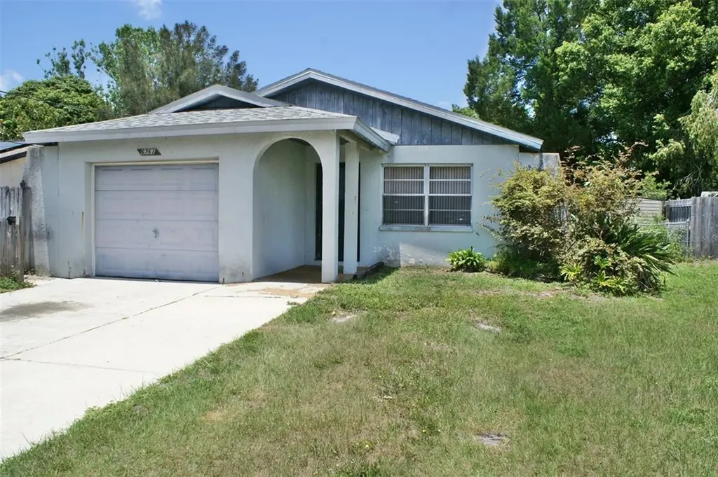 6761 70th Avenue N Pinellas Park FL 33781