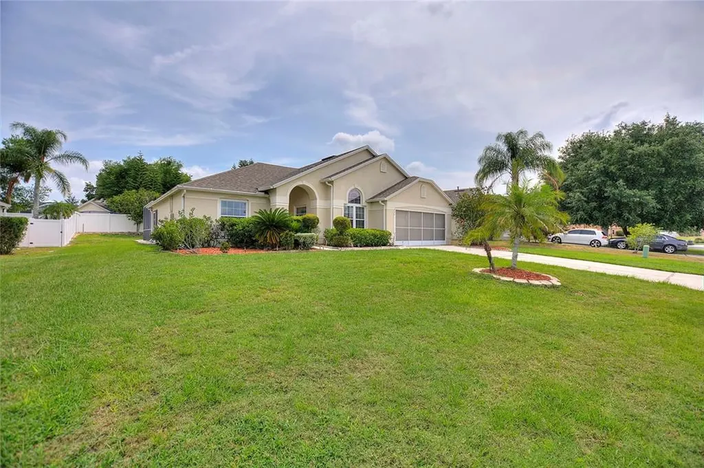 336 Loma Del Sol Drive Davenport FL 33896
