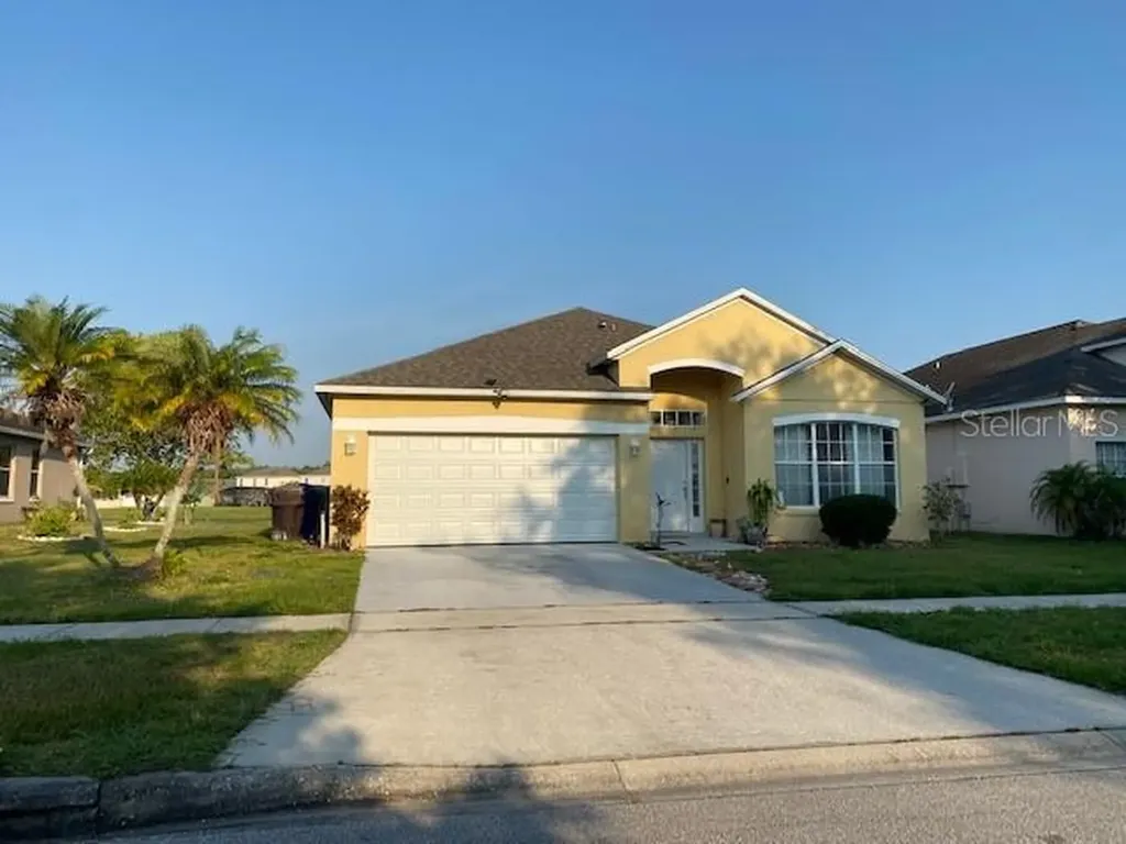 2113 Mallard Creek Circle Kissimmee FL 34743
