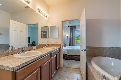818 College Chase Drive Ruskin FL 33570