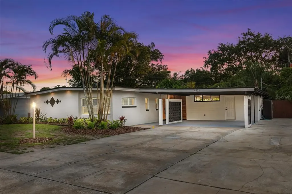 4532 Bradley Avenue Orlando FL 32839