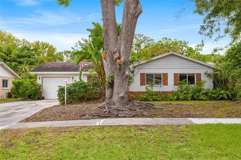 5415 51st Terrace N St Petersburg FL 33709